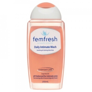 Femfresh 女性芦荟护理液 250ml （透明瓶）参考效期28.01